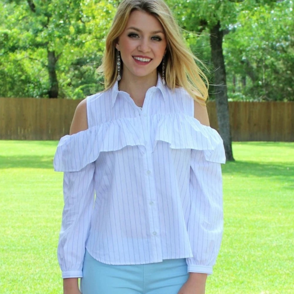 💙MINE off the shoulder Blue button Down💙